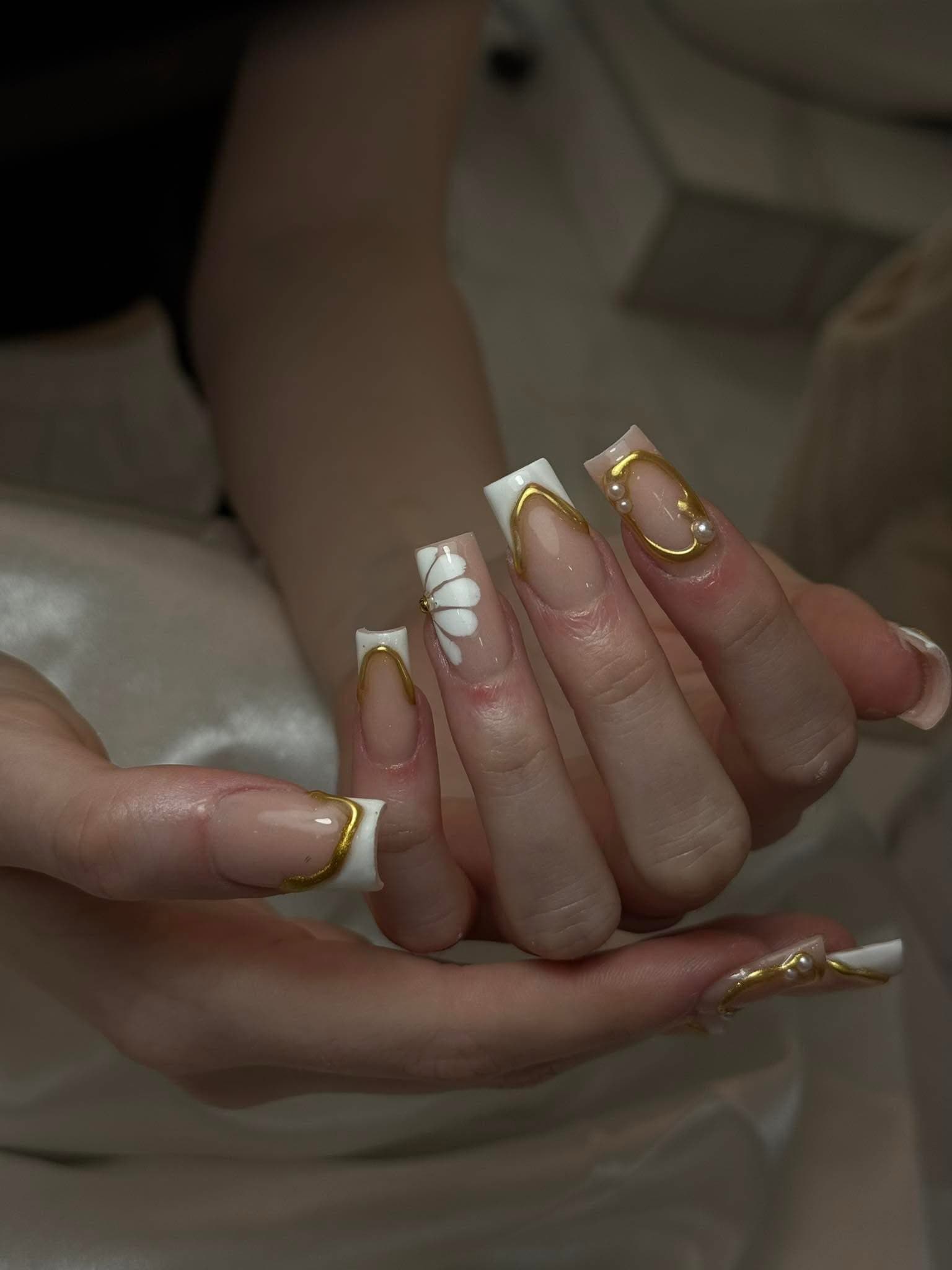 Caring for Your Nails Between Salon Visits