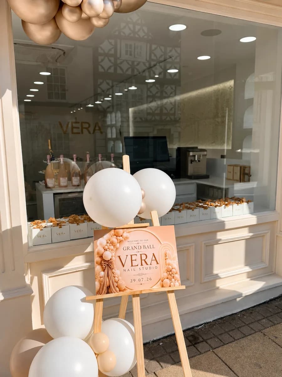 The Véra Nail Studio shopfront on Jury Street, Warwick