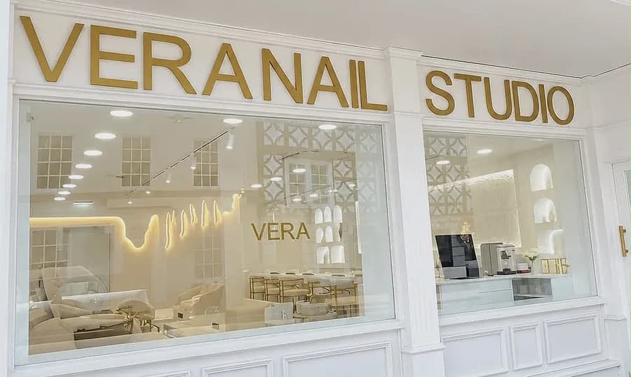 The Véra Nail Studio shopfront on Jury Street, Warwick, with VERA NAIL STUDIO in gold above the windows